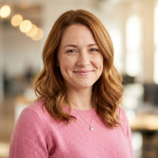 Emily Watson, présentée comme responsable du service client chez Ample Négocelle, en image de profil